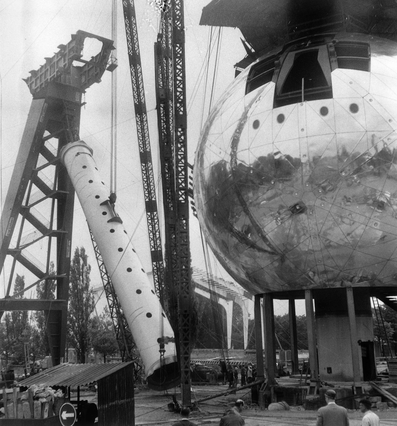 Illustration for article titled Viaje al pasado: fotos de lugares icónicos durante su construcción